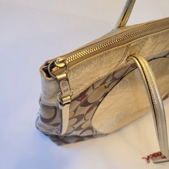 COACH Laura Signature Secret Admirer Tote with Wallet - Picture 7 of 15